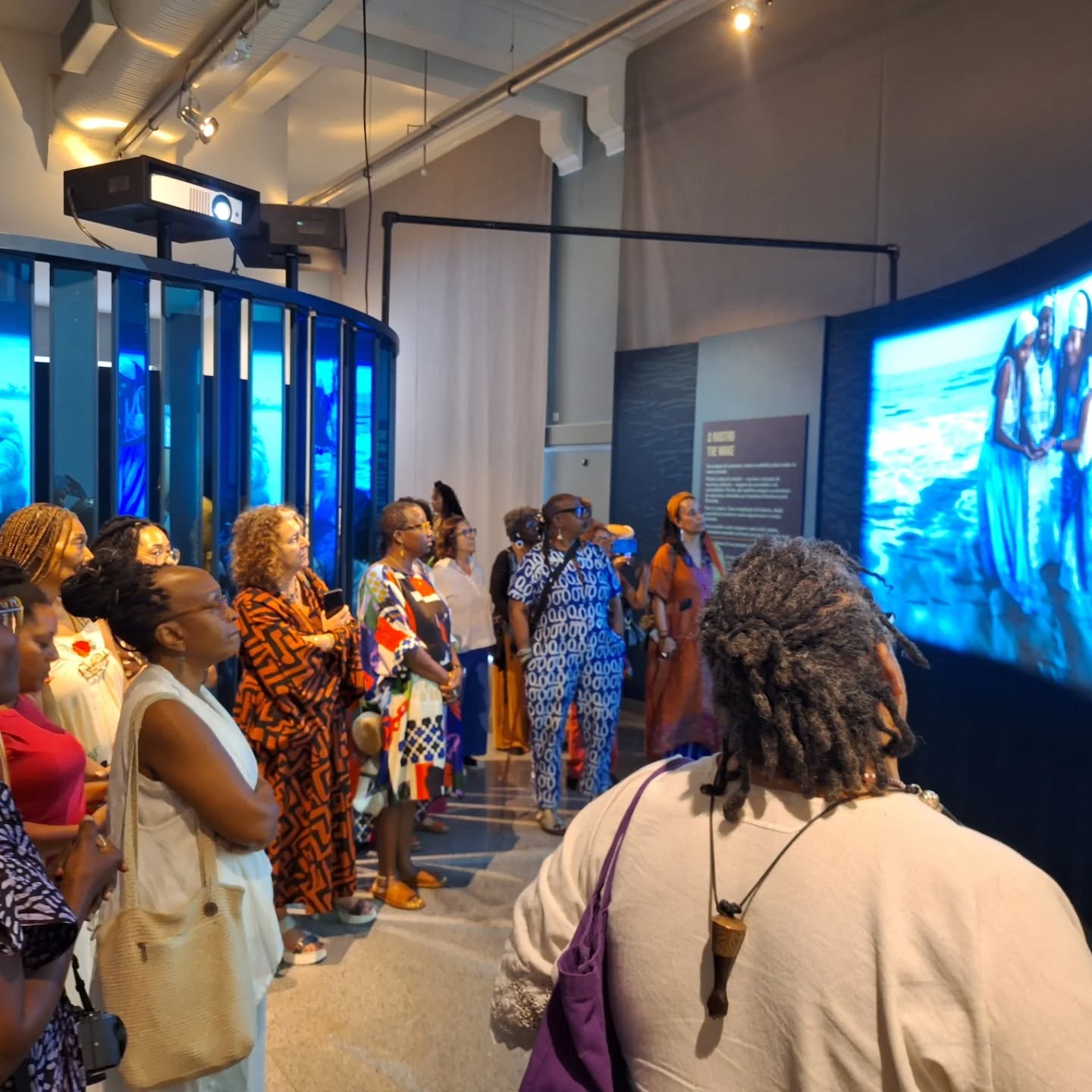 Visita de artistas da exposição “Para além da escravidão”